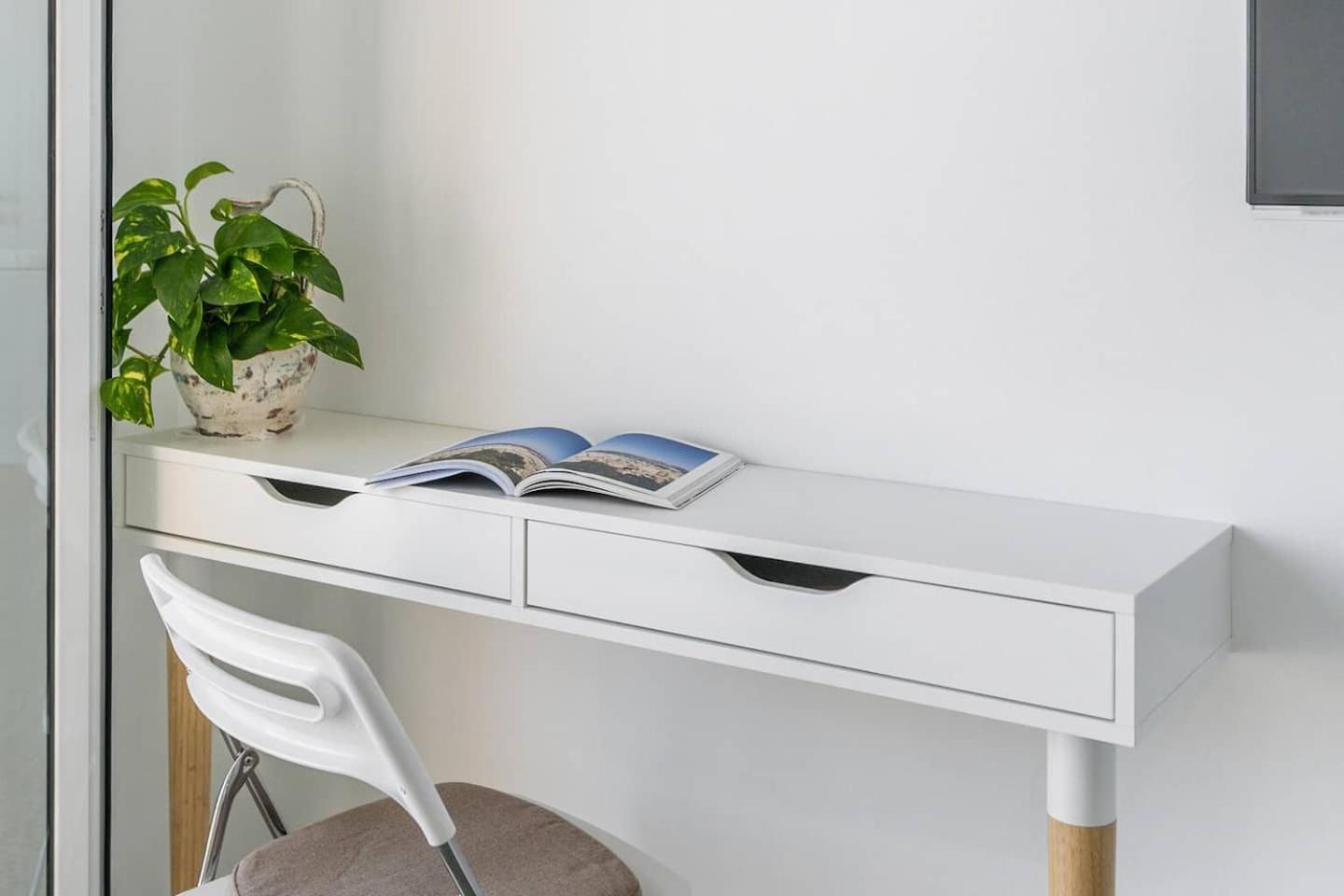 On The Port Apartment Rafina  Bagian luar foto
