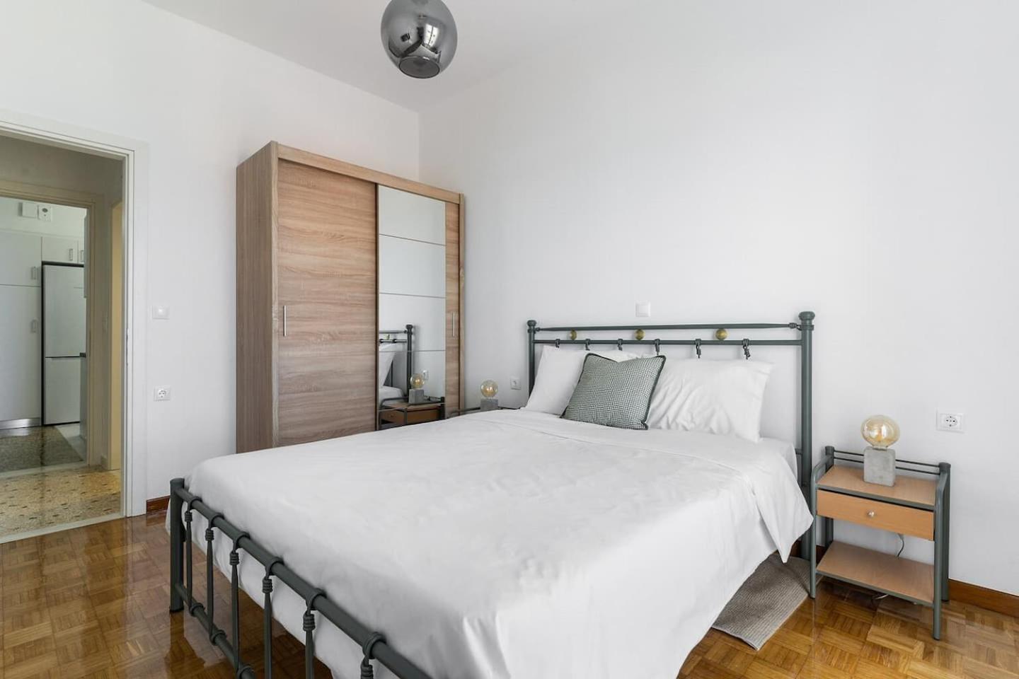 On The Port Apartment Rafina  Bagian luar foto